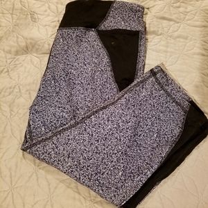 NWOT capri leggings